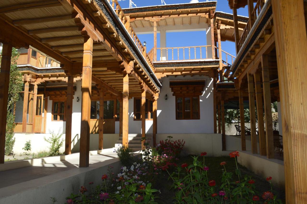 Lha-Ri-Sa Resort Лех Экстерьер фото
