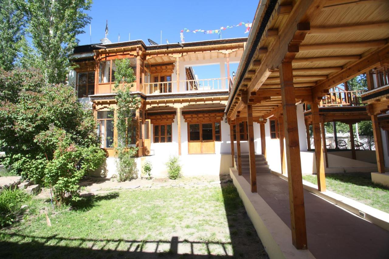 Lha-Ri-Sa Resort Лех Экстерьер фото